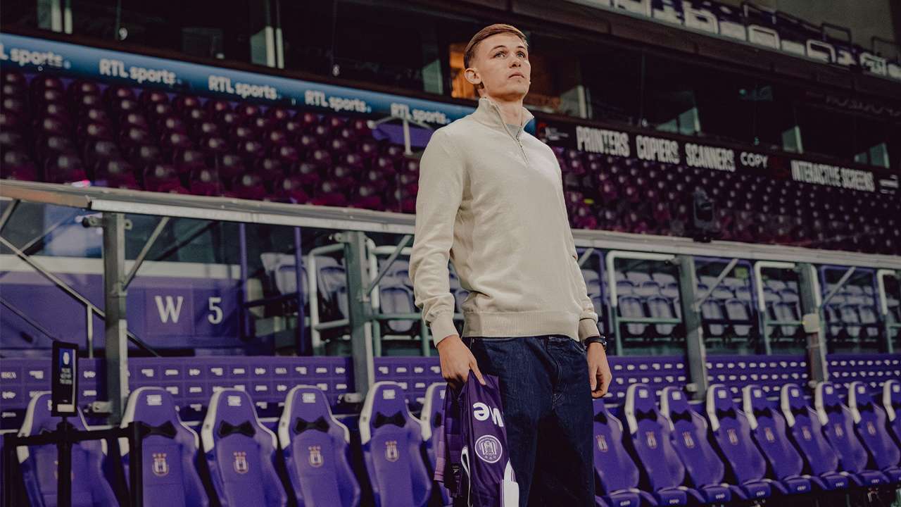 Trabzon’dan ayrıldı, Belçika’da sahne aldı: Yıldız isim ilk 11’deki yerini aldı