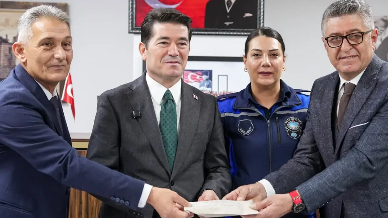 Ortahisar Belediyesi’nde maaşlar burs oldu: Burs kampanyasına 721 bin TL destek