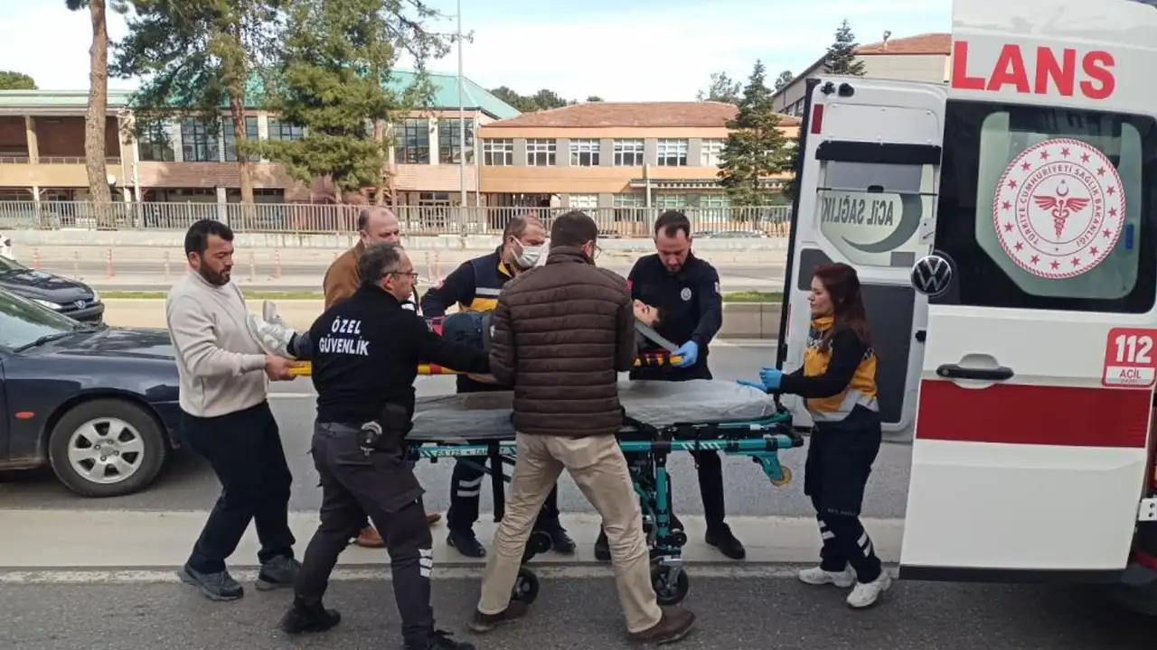 Samsun’da motokurye raylı sistem duvarına çarptı: 1 yaralı