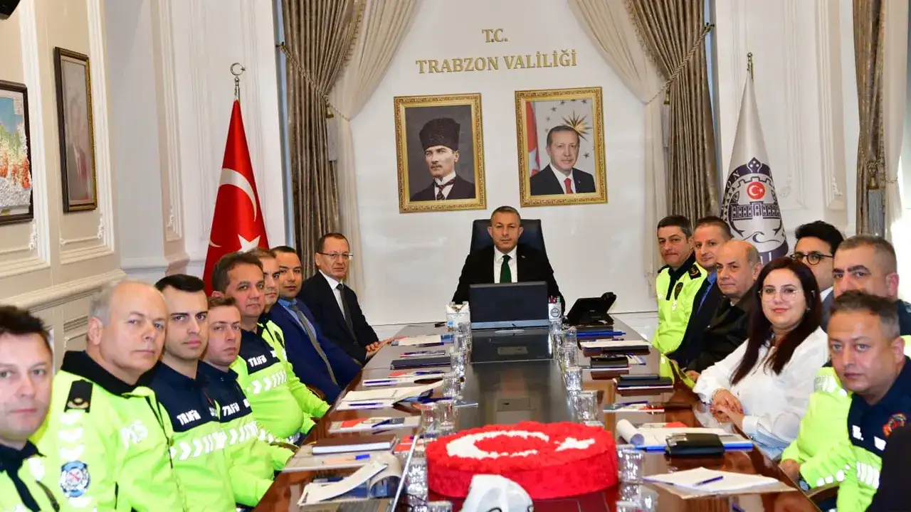 Vali Şahin, trafikte standartlaşma çalışmalarını değerlendirdi