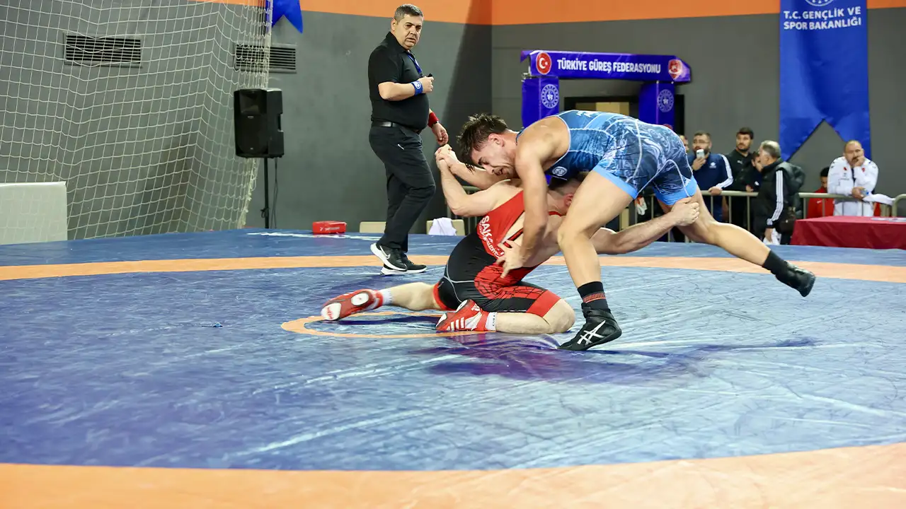 23 Yaş Altı Türkiye Güreş Şampiyonası Trabzon’da sürüyor
