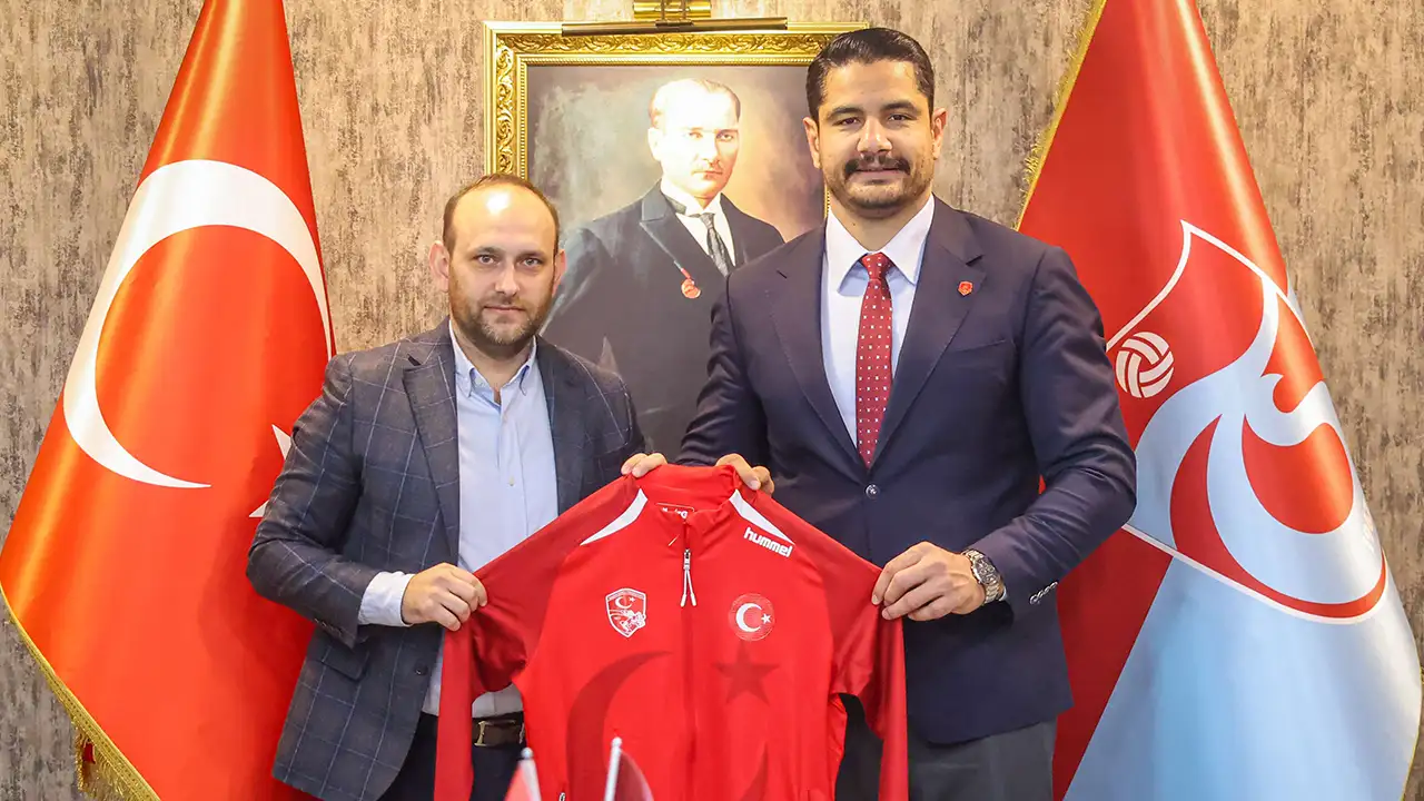 Güreş Federasyonu Başkanı Taha Akgül’den Trabzonspor’a ziyaret