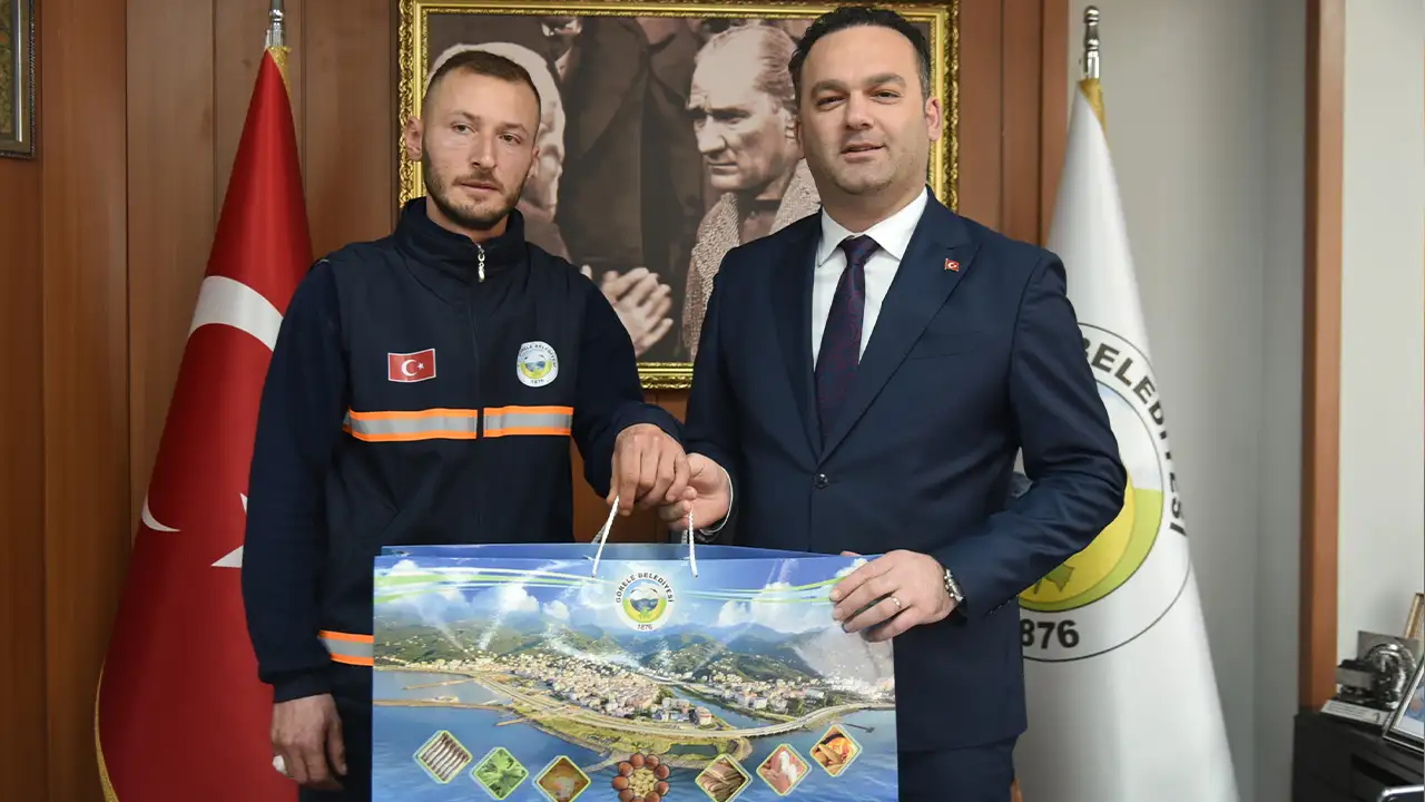 Giresun’da dürüstlük örneği: Bulduğu altını polise verdi, ödüllendirildi