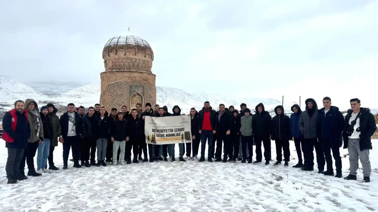 Bayburtlu gençler tarihle buluştu