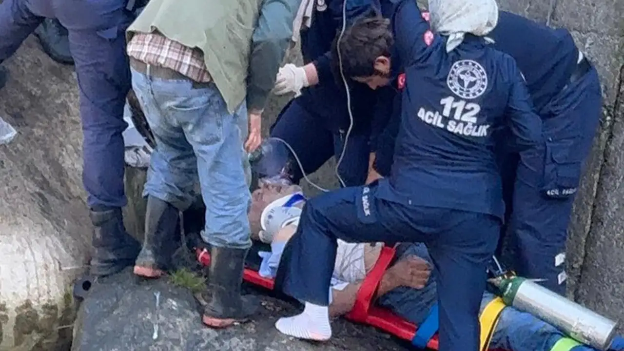 Rize’de feci ölüm: Aracını yıkarken dere yatağına düştü