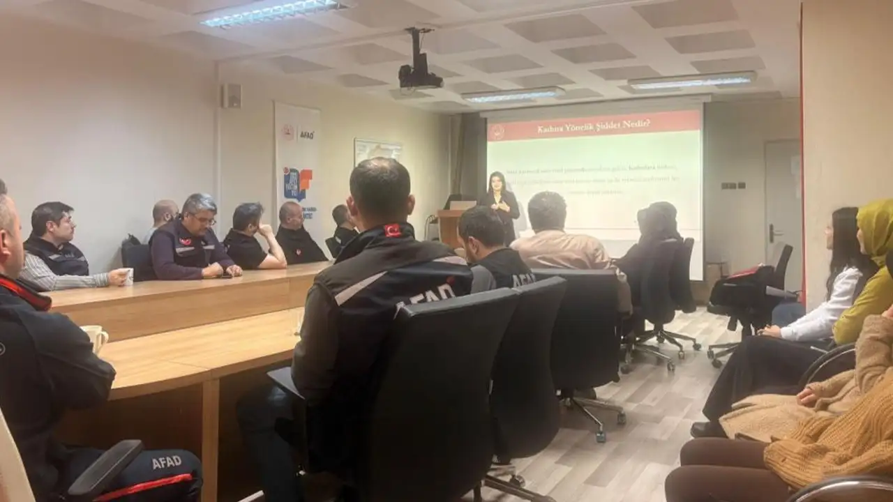Bayburt’ta AFAD personeline kadına yönelik şiddetle mücadele eğitimi