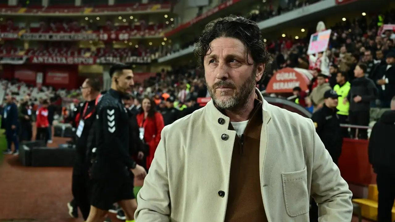 Fatih Tekke Antalyaspor maçını değerlendirdi: “Çok değerli 2 puan gitti”