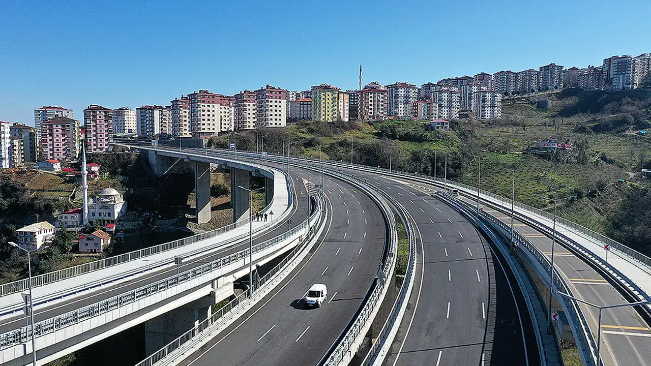 Trabzon’un yollarında geçici düzen: Çok sayıda yol tek şeride düştü