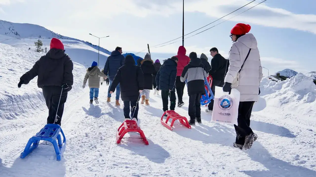 Trabzon’da koruma altındaki çocuklar Zigana’da doyasıya eğlendi