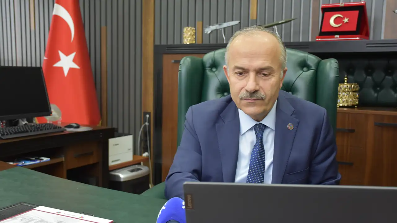 Trabzon Üniversitesi Rektörü Aşıkkutlu, AA’nın “Yılın Kareleri” oylamasına katıldı