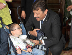 Engelliler Ergin Aydın'ı ziyaret etti