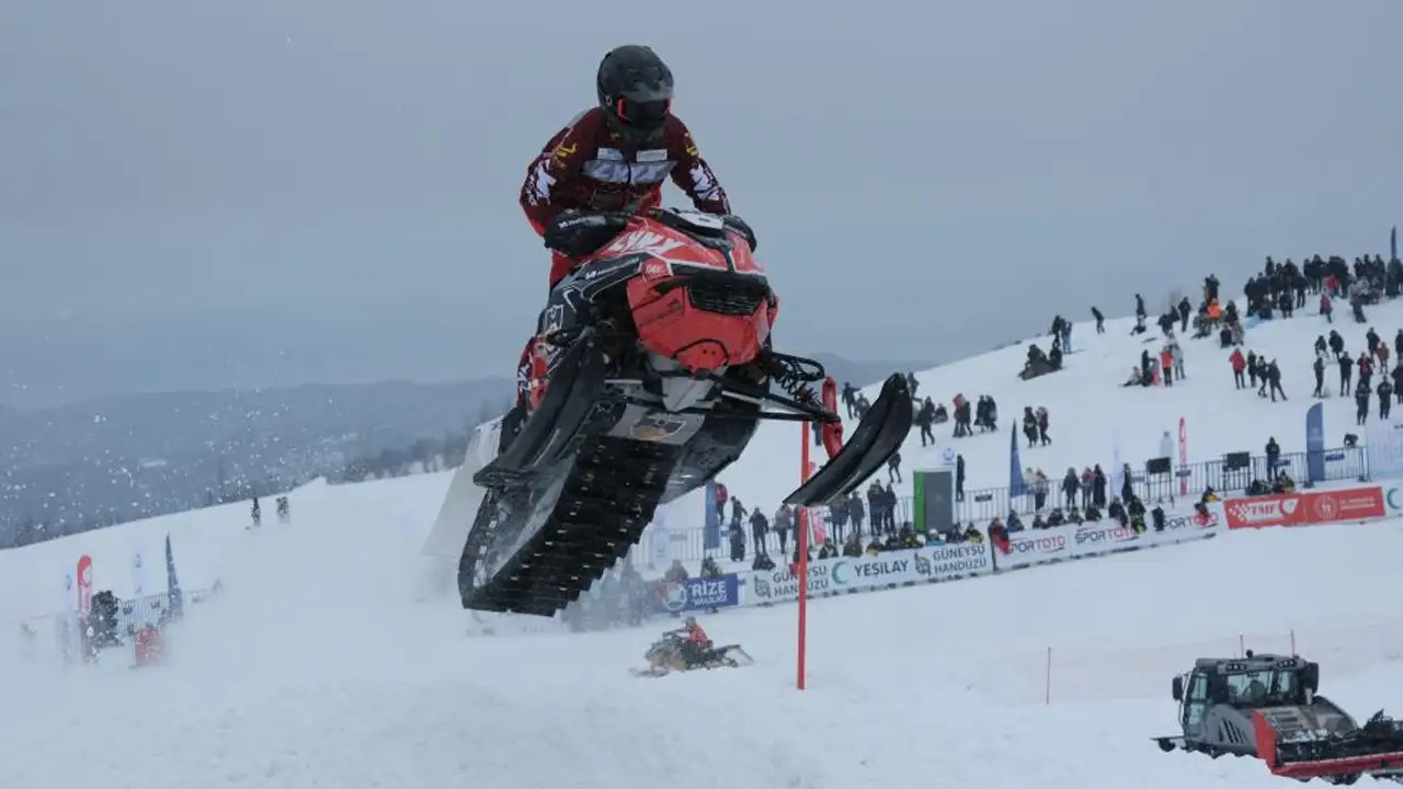Handüzü Yaylası’nda Dünya Kar Motosikleti heyecanı başladı