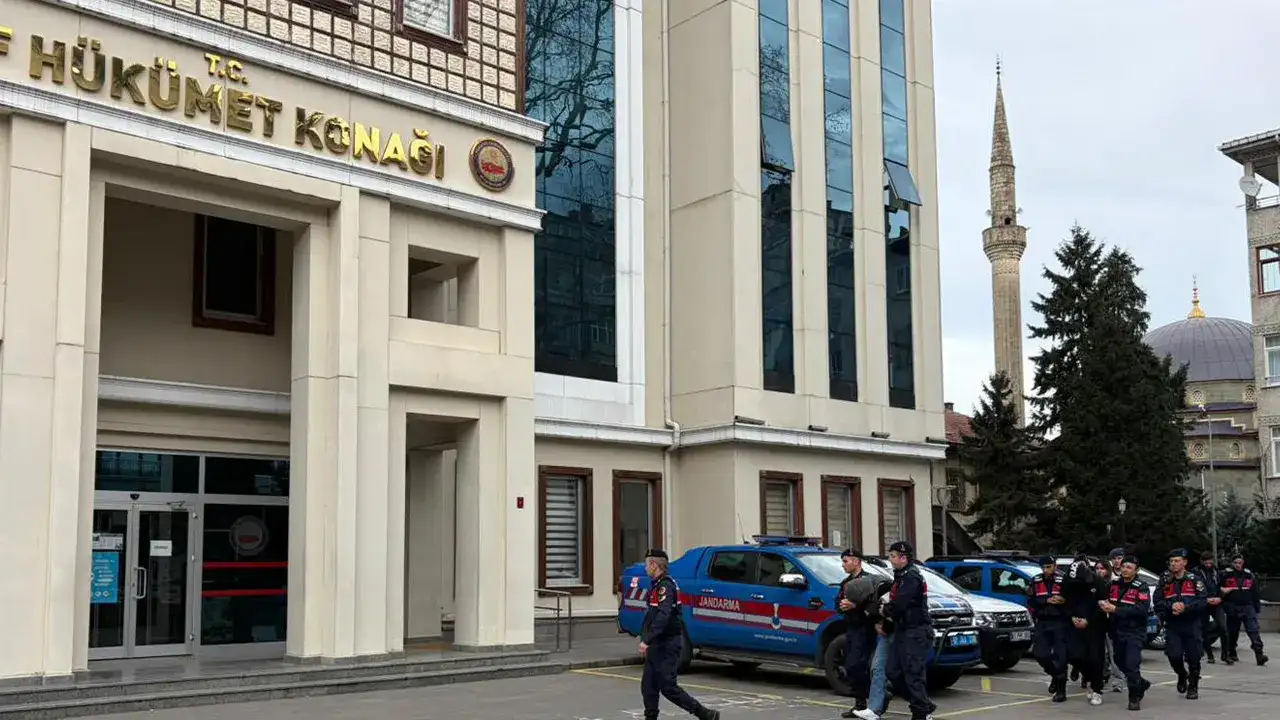 Trabzon'da uyuşturucu operasyonu: 11 gözaltı