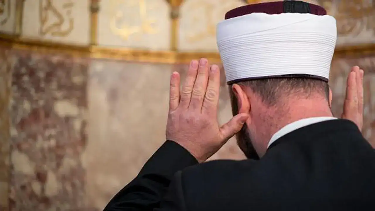 Aynı camide görev yapan imamlar arasında maaş farkı tepkisi