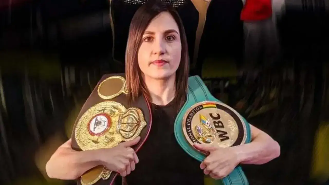 Bayburtlu Elif Nur Turhan dünya şampiyonluğu kemerini korudu