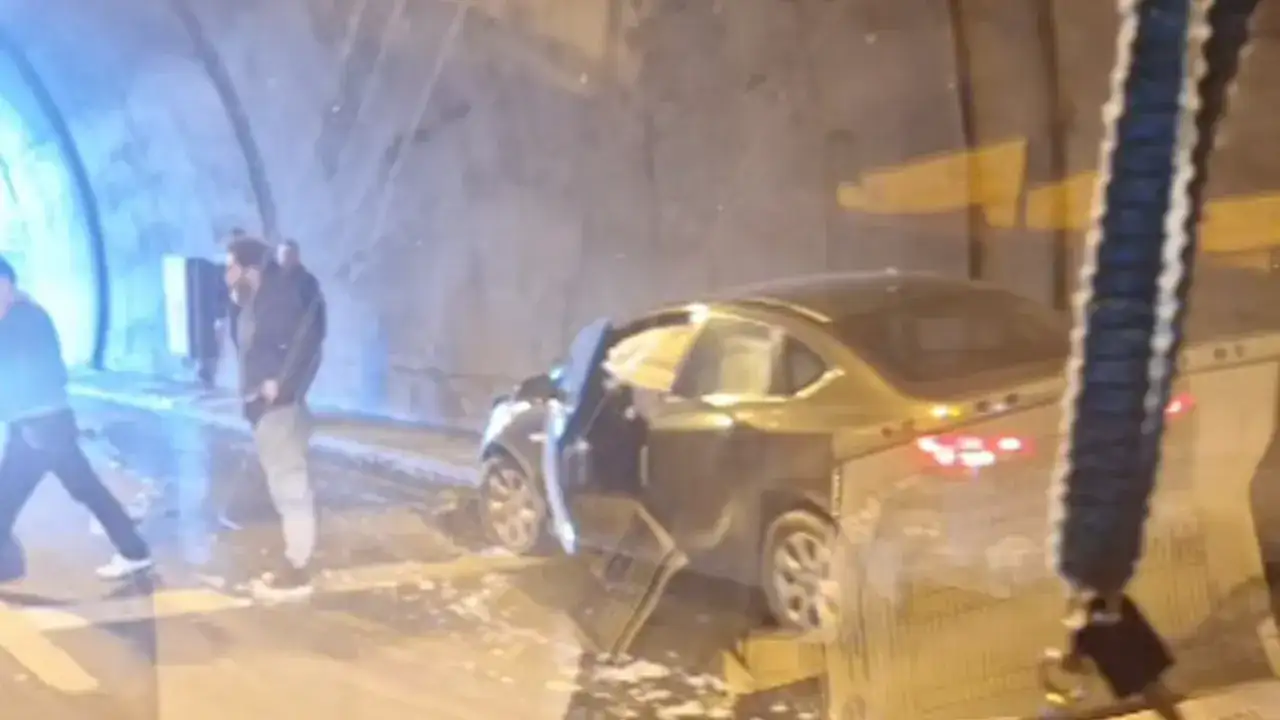 Araklı Tüneli’nde 3 araç birbirine girdi! Yaralılar var
