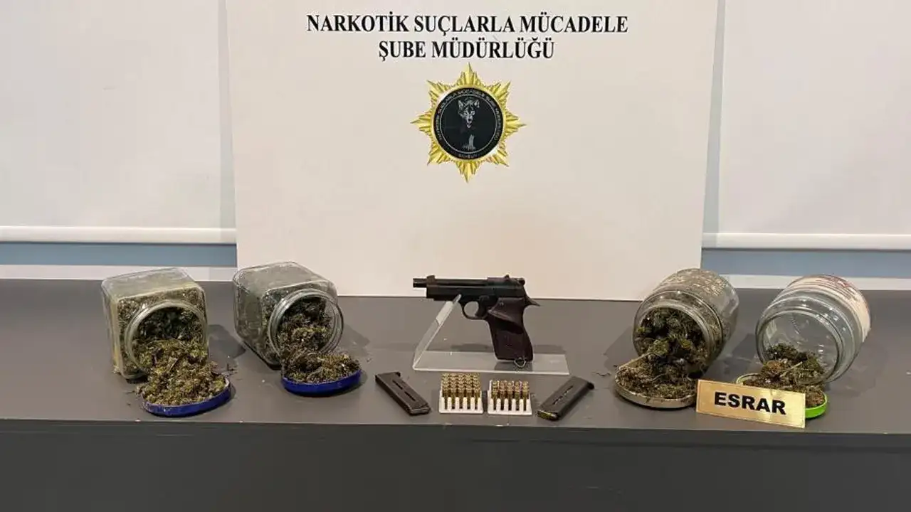 Samsun'da narkotik baskını: Uyuşturucu ve silah ele geçirildi
