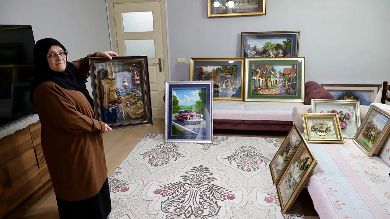 Trabzon’da atık kâğıtlardan sanata uzanan yol: Gelirini Gazze’ye bağışladı