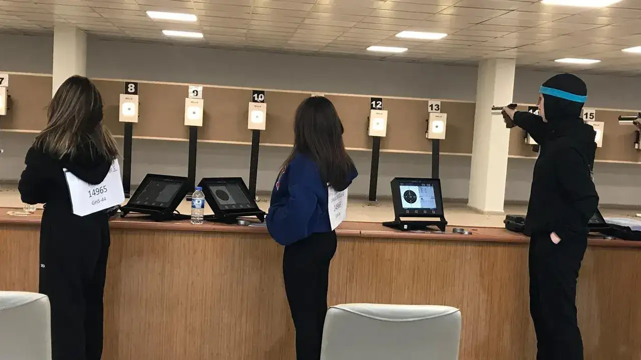 Havalı silahlarda grup müsabakaları nefes kesti