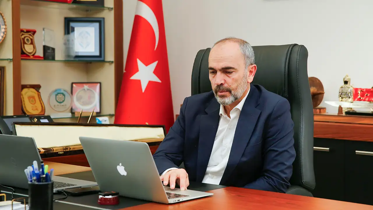 Bayburt Üniversitesi Rektörü Türkmen, AA’nın “Yılın Kareleri” oylamasına katıldı