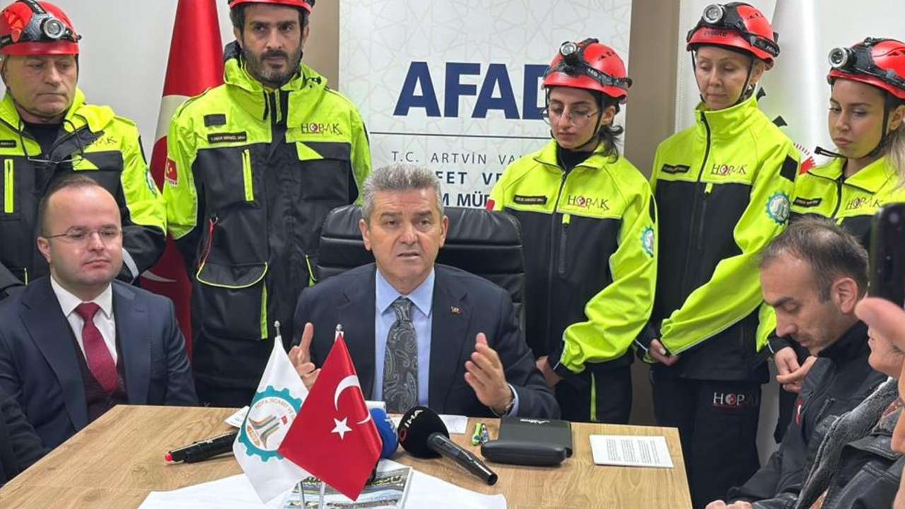 Artvin Valisi Ergün’den Ardanuç’taki çığ bölgesi için net mesaj: Çalışmalar durmadı, ara verildi