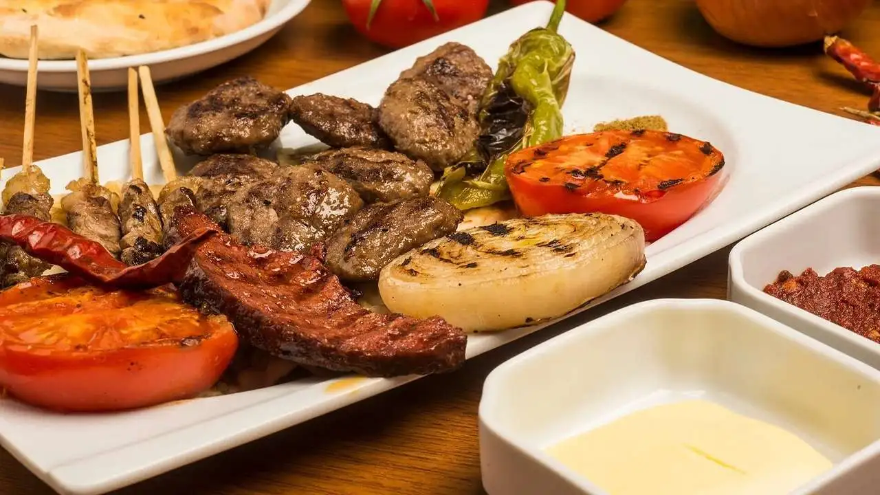 Restoran gerçeği; “Yazın kebapçı, kışın fenomen”