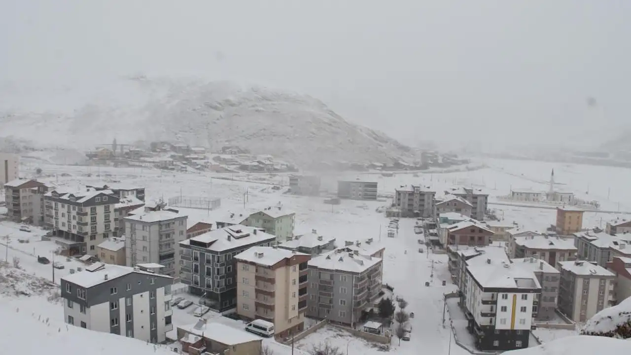 Bayburt için buzlanma, don ve çığ uyarısı: Meteoroloji alarm verdi