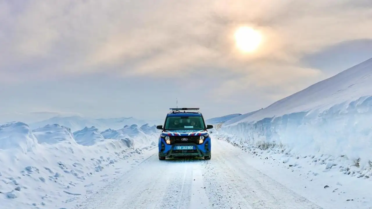 Bayburt’ta kar altında jandarma nöbeti: Kop köyünde kış devriyesi