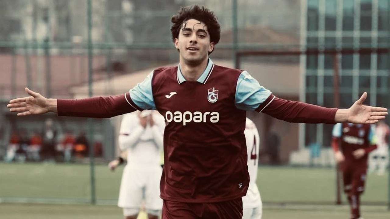 Trabzonsporlu oyuncudan takdirlik hareket