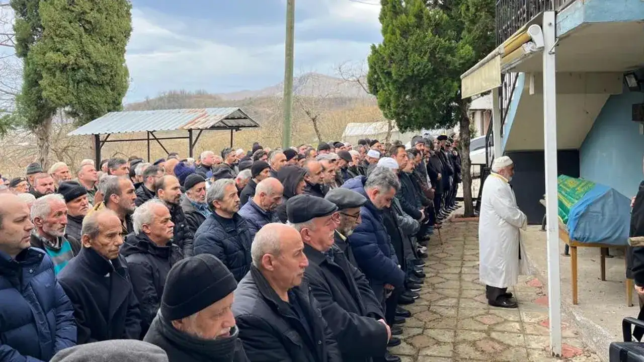 Bir gün arayla hayatını kaybeden yaşlı çift Ordu’da defnedildi