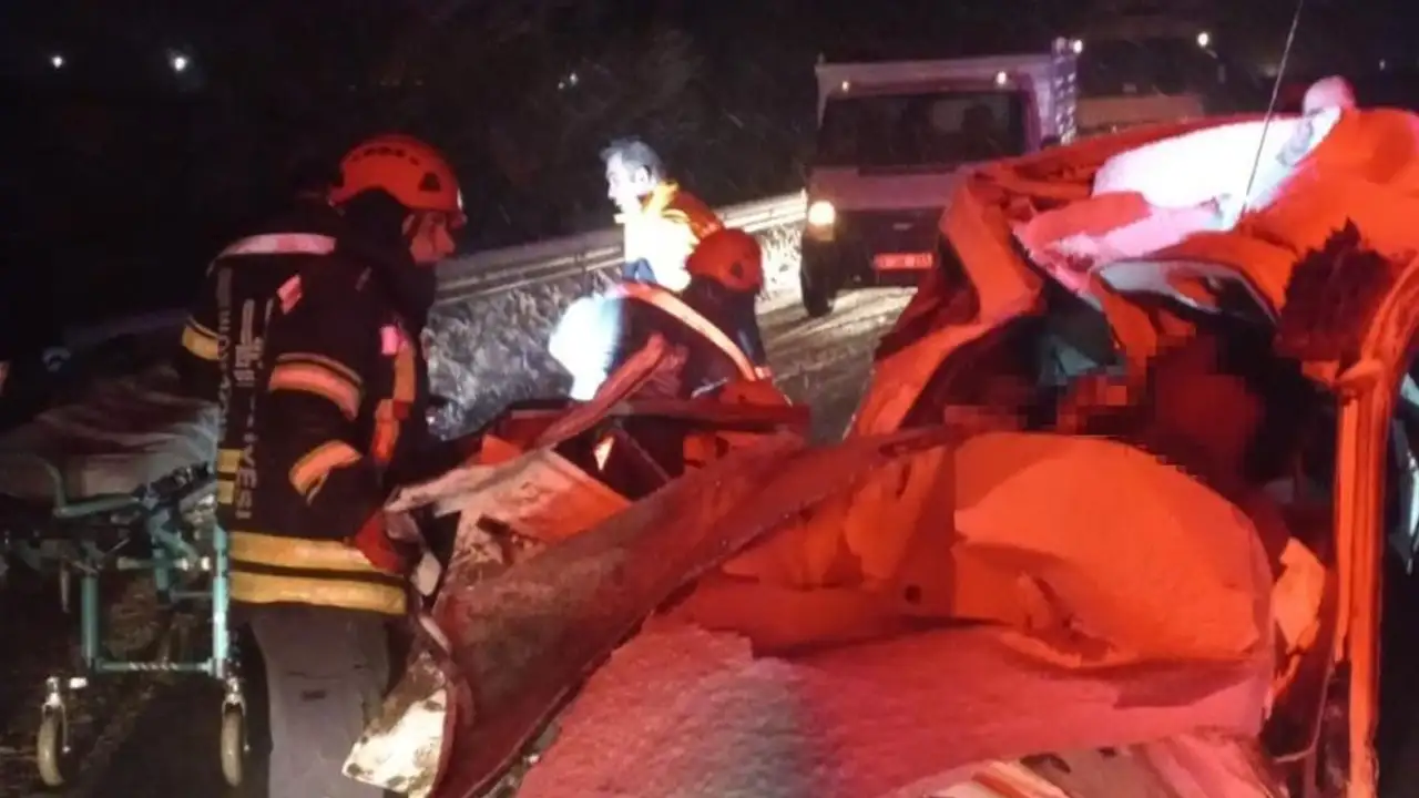 Erzurum’da feci kaza: Aynı aileden 4 kişi hayatını kaybetti