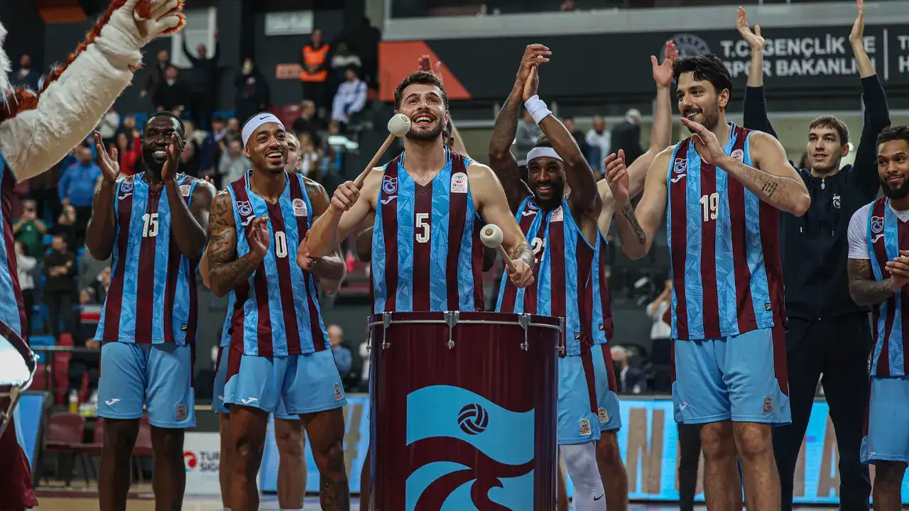 Trabzonspor’dan 10’da 10 ve coşkulu zafer pozları