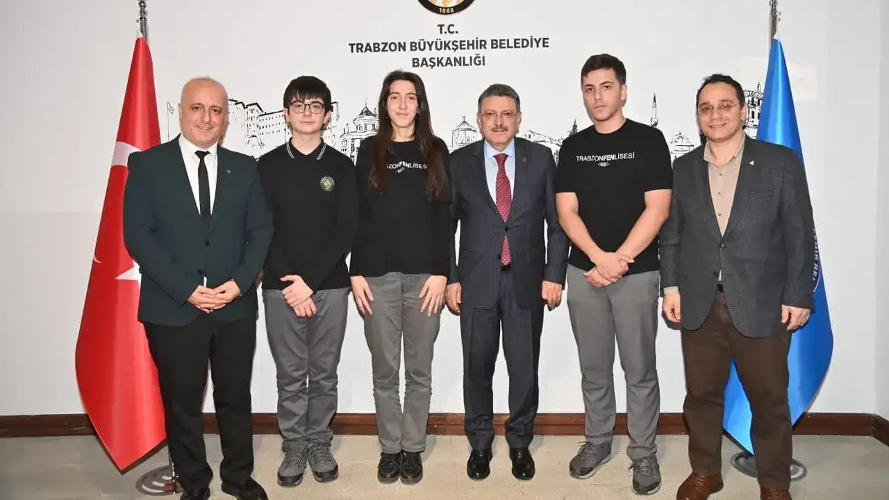 Trabzon’daki liseli öğrencilerin projesine Başkan Genç’ten tam destek