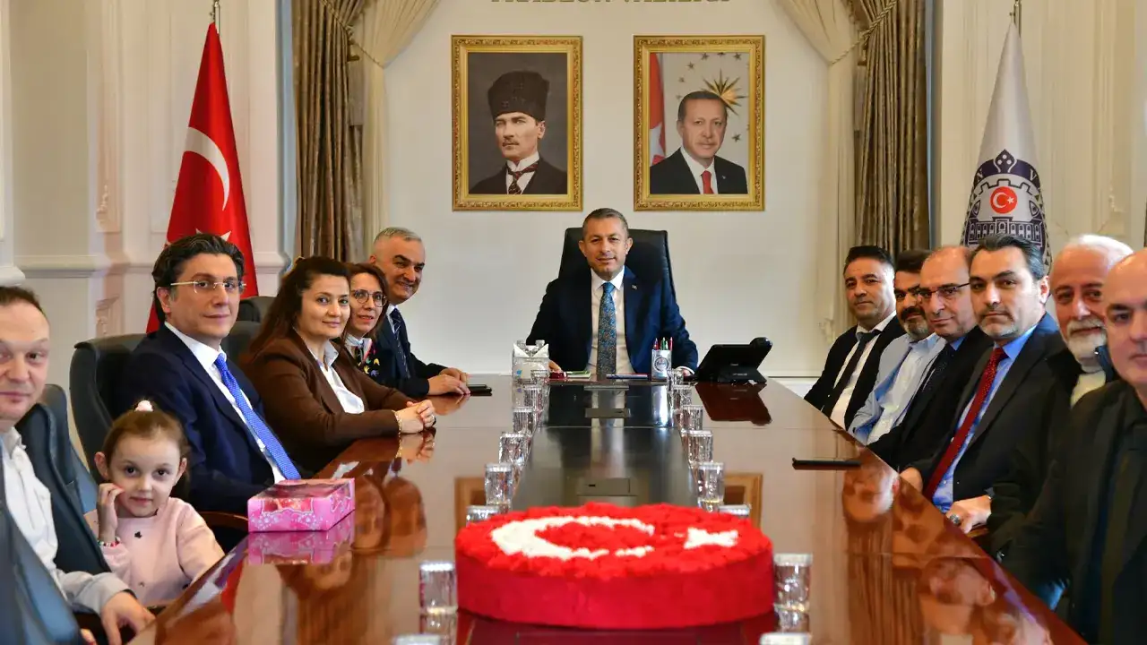 Artvinliler Derneği’nden Trabzon Valisi Tahir Şahin’e ziyaret