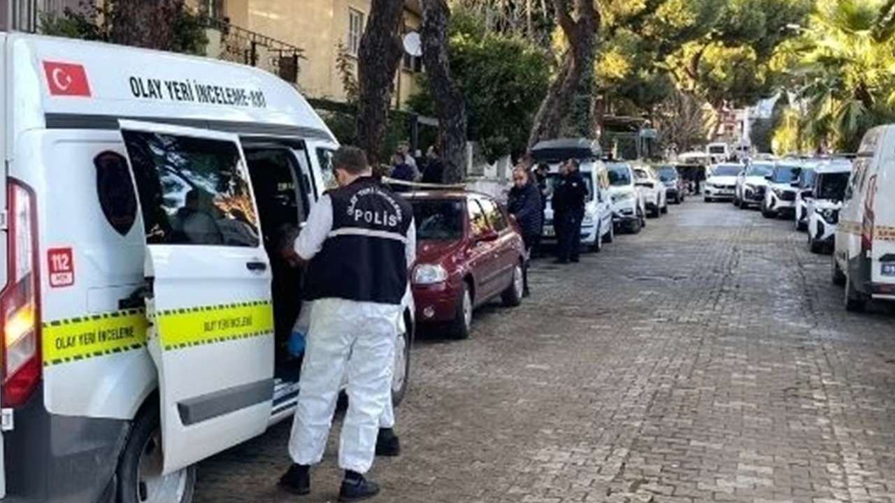 Yaşlı çift evlerinde bıçaklanmış halde bulundu