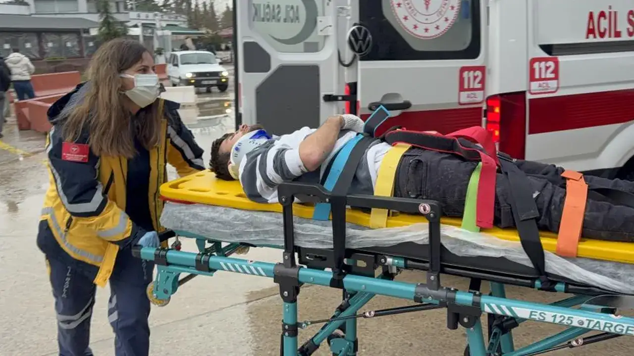 Samsun’da hastane yolunda kaza: Oğlu yaralandı