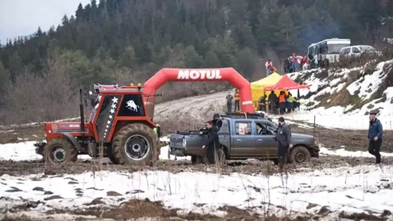 Şavşat’ta off-road heyecanı zorlu parkurlarda yaşandı