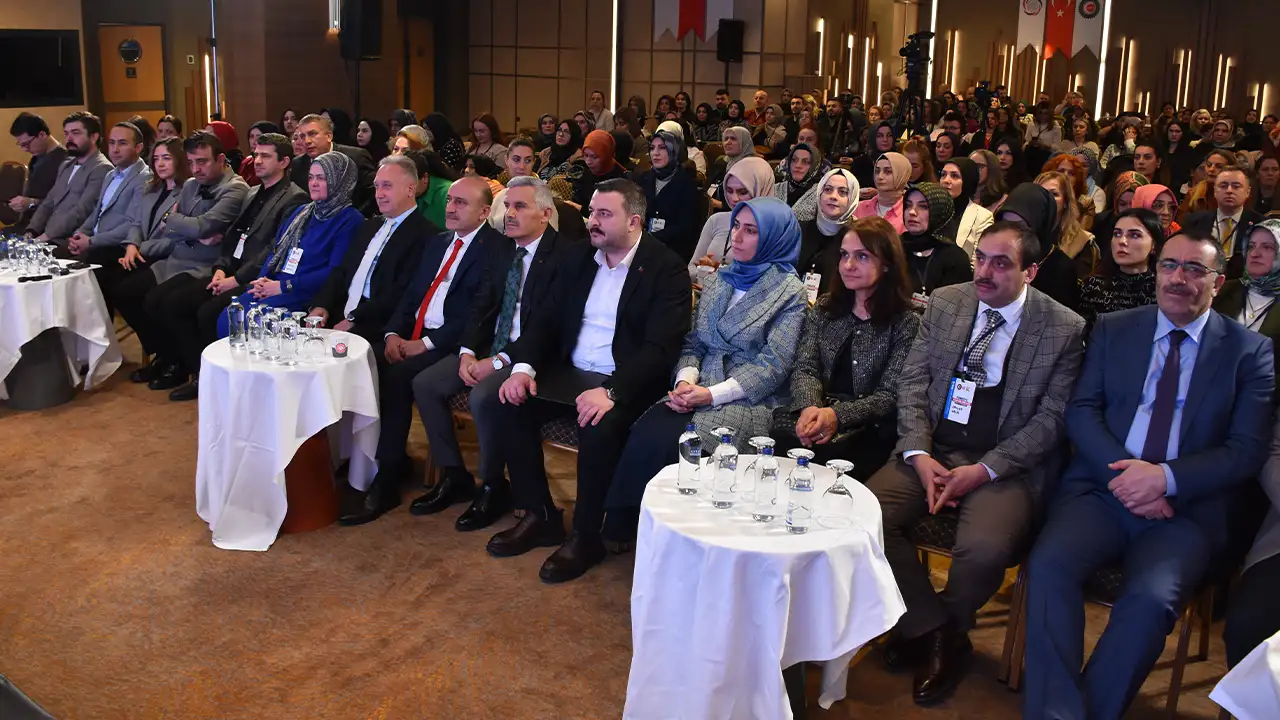 HAK-İŞ’ten Trabzon’da kadın emeği buluşması