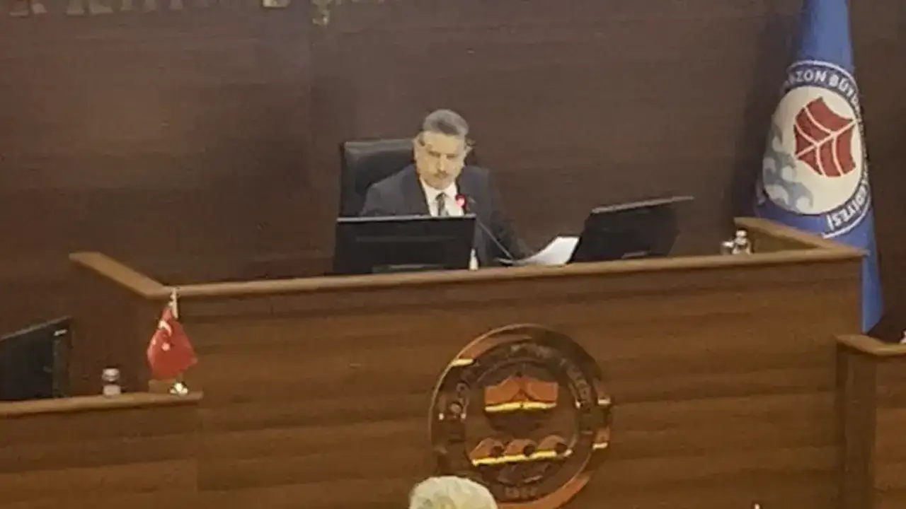 Trabzon Büyükşehir Meclisi’nde gerginlik: İki başkan dan sözlü tartışma