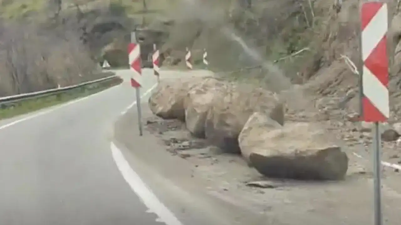 Beşikdüzü’nde tehlike: Yetkililere çağrı yapıldı
