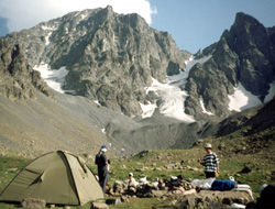 Kaçkarlara yılın ilk karı yağdı
