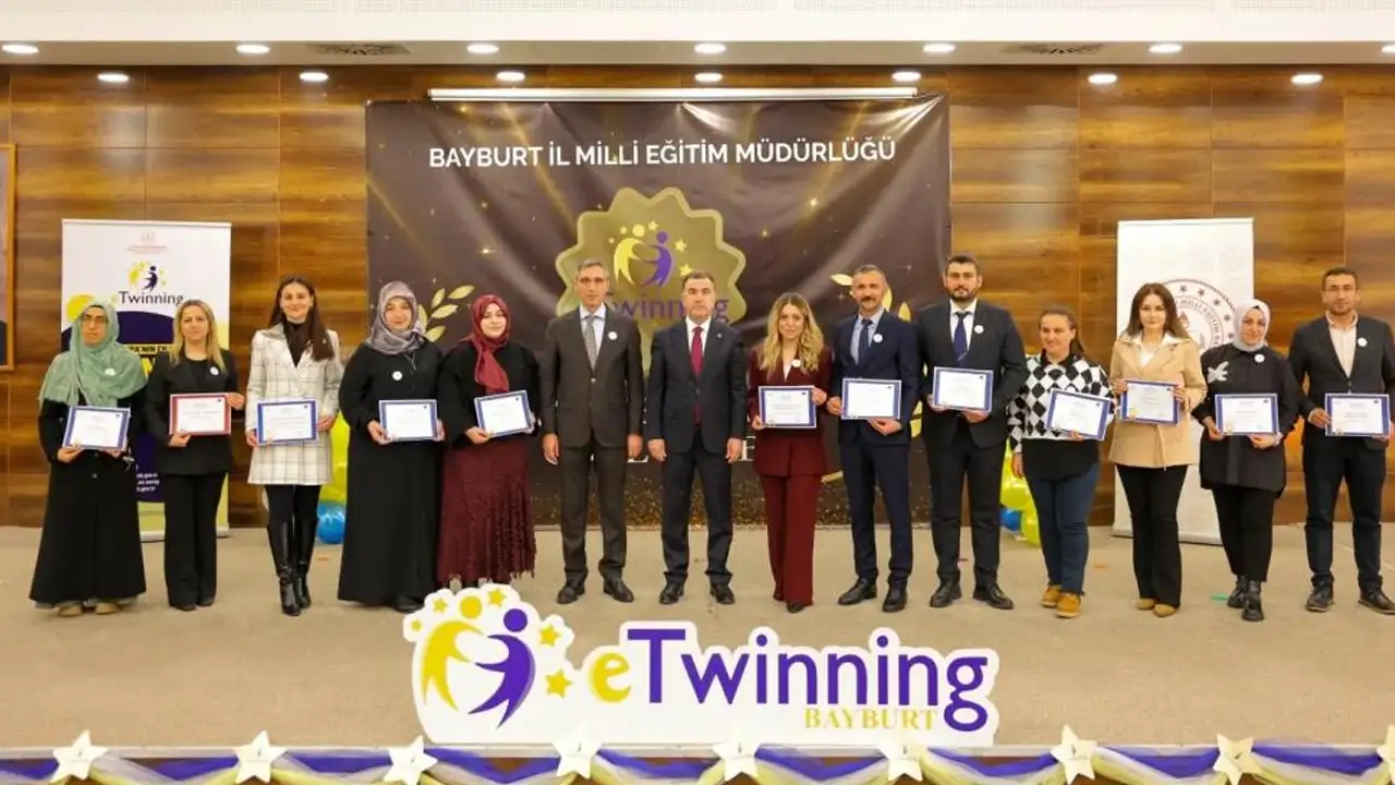 Bayburt eTwinning projelerinde Türkiye’de zirveye oynuyor