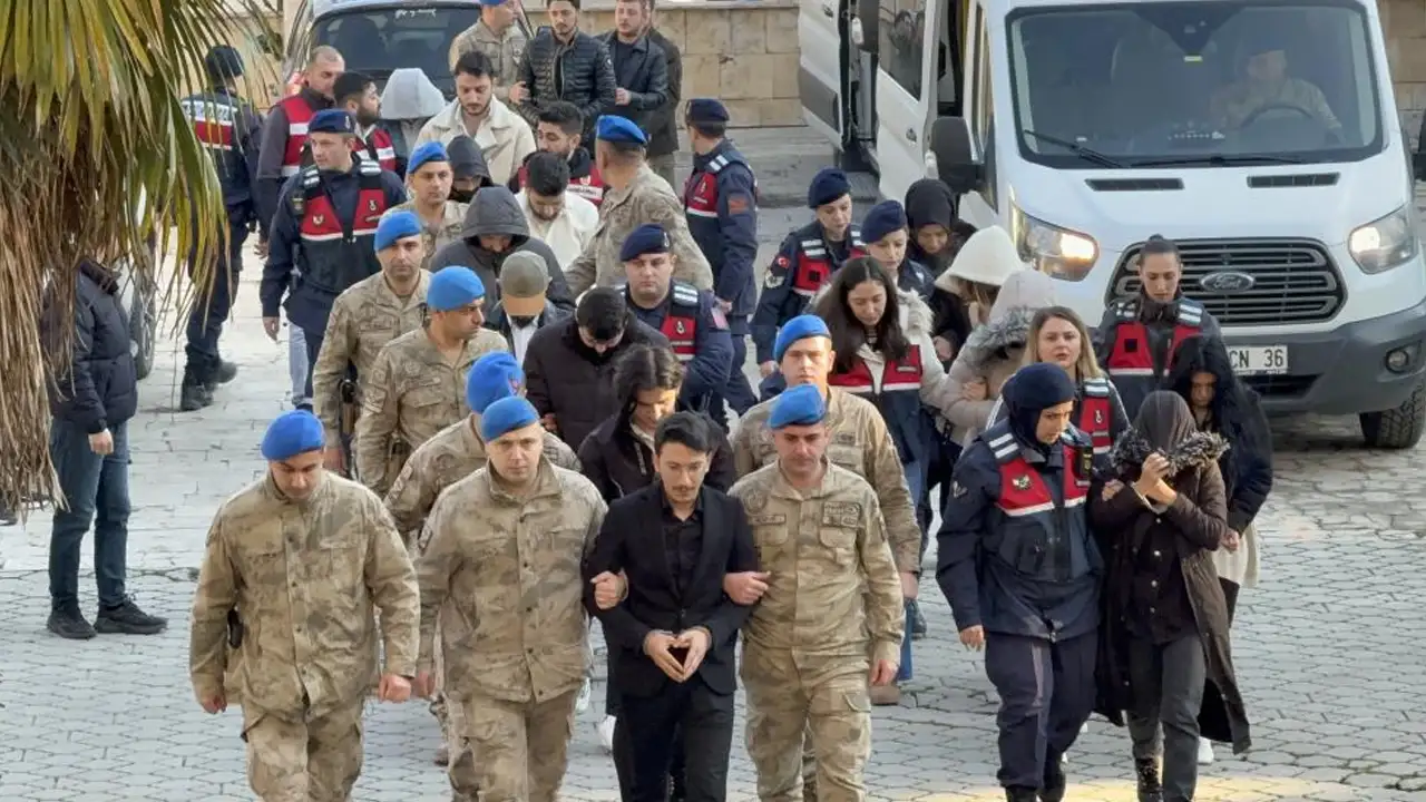 Samsun merkezli yasa dışı bahis operasyonu: 17 şüpheli adliyede