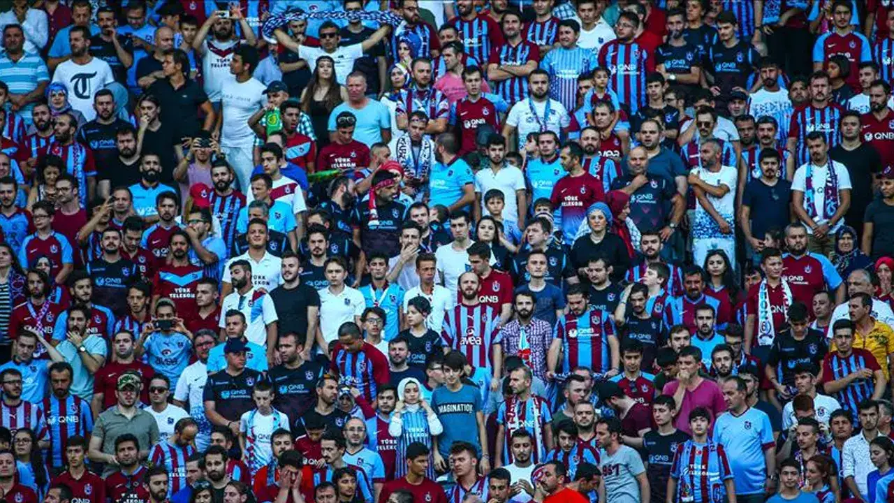 Trabzonspor taraftarı yine coştu! Biletlerin kaçı tükendi?