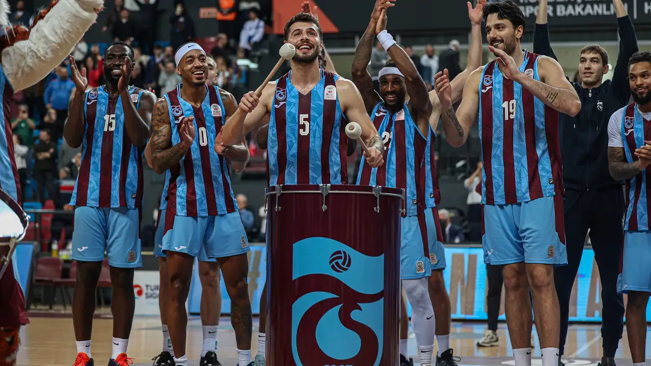 Trabzonspor Basketbol Başantrenörü Ernak Haber61'e konuştu: "Sadece taraftarın değil bizim de beklentimiz yükseldi"