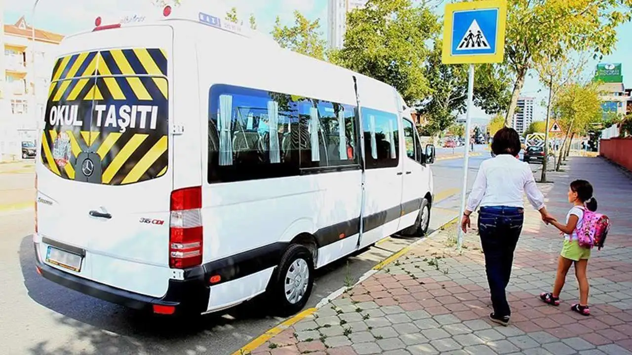 Öğrenci servislerinde kapasite ihlali iddiası: Veliler tedirgin