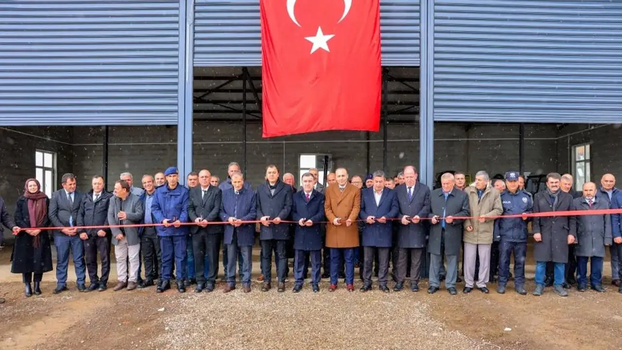 Bayburt Aydıntepe’de iş makinesi garajı hizmete açıldı