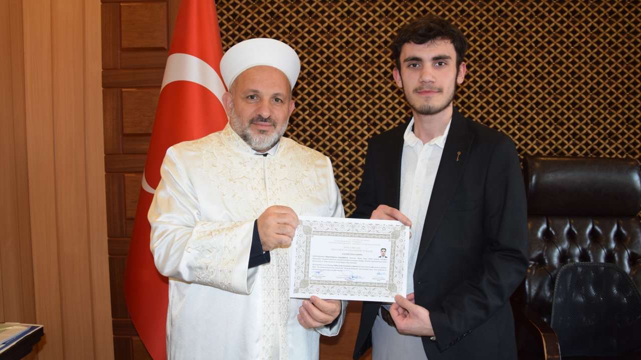 Moldovalı genç Giresun'da Müslüman oldu