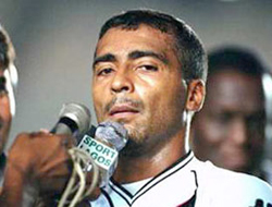 Futbolu bıraktı, siyasete başladı