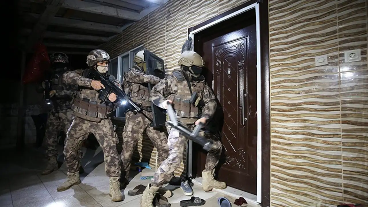 Artvin’i kapsayan dev operasyonda uyuşturucu ve silah ele geçirildi